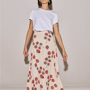 Chic Cream Floral Maxi Skirt